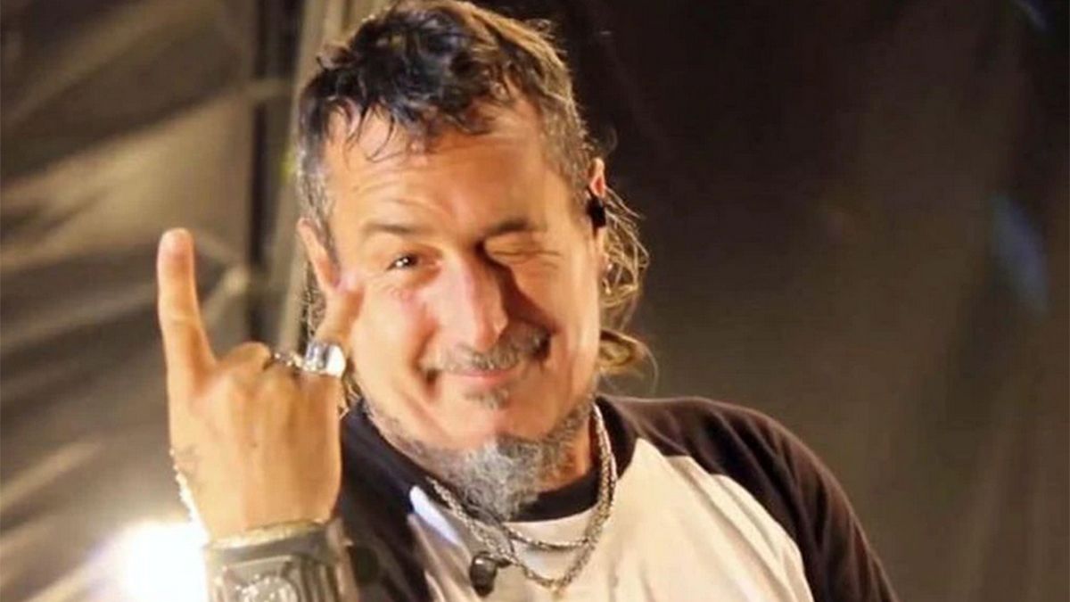 El líder de Kapanga grabó once discos con la popular banda.