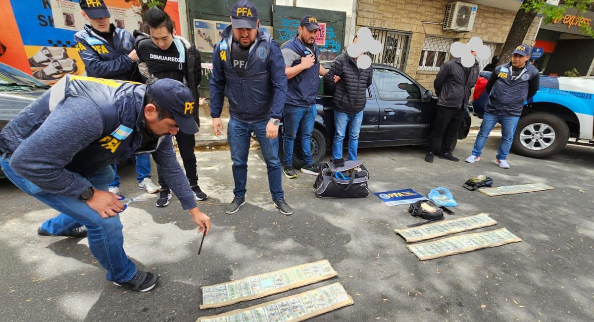 Los últimos golpes a los cueveros logaron secuestrar cerca de 500 mil dólares que tenían en su poder. Los últimos golpes a los cueveros logaron secuestrar cerca de 500 mil dólares que tenían en su poder.