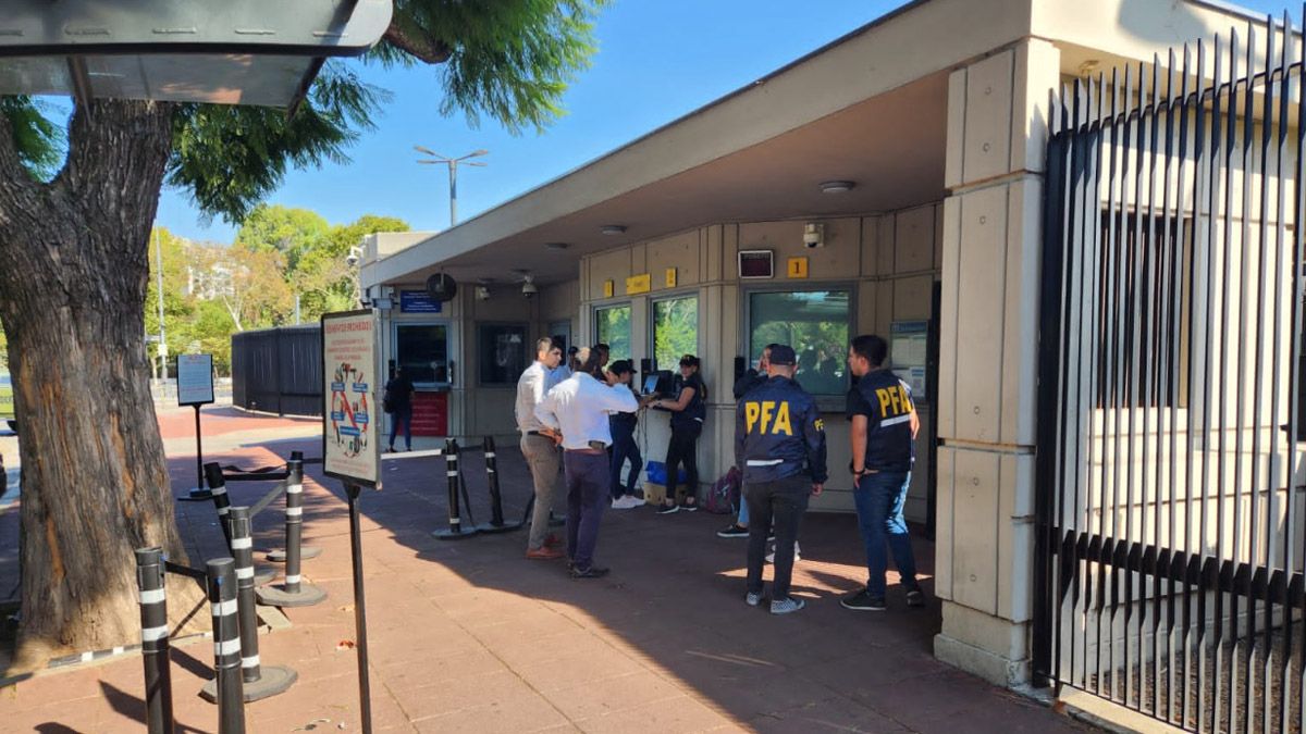 La documentación que presentó el ciudadano sirio en la Embajada de Estados Unidos, en Palermo, aparentemente presentaba irregularidades