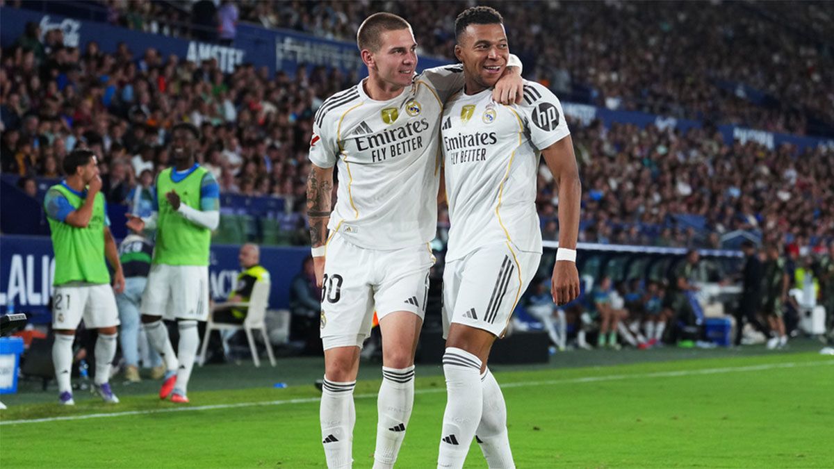 Mastantuono festeja con Mbappé. Forman una gran dupla en el Real Madrid.