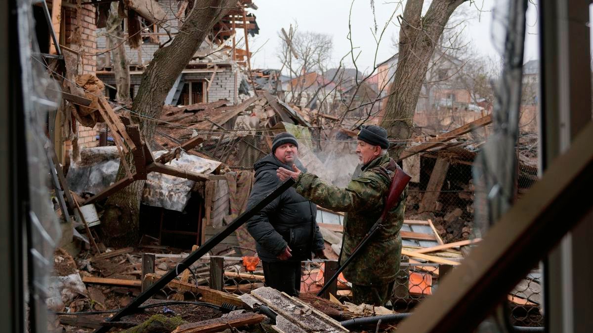Los ataques rusos con explosivos en zonas urbanas han causado severos destrozos y miles de muertos civiles en Ucrania.