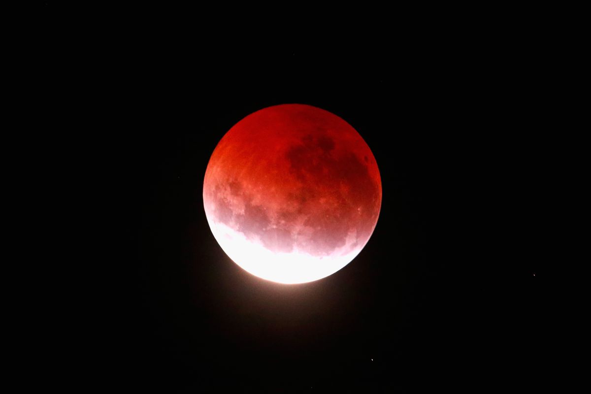 Esta madrugada del 14 de marzo se producirá la Luna de Sangre. Esta madrugada del 14 de marzo se producirá la Luna de Sangre.
