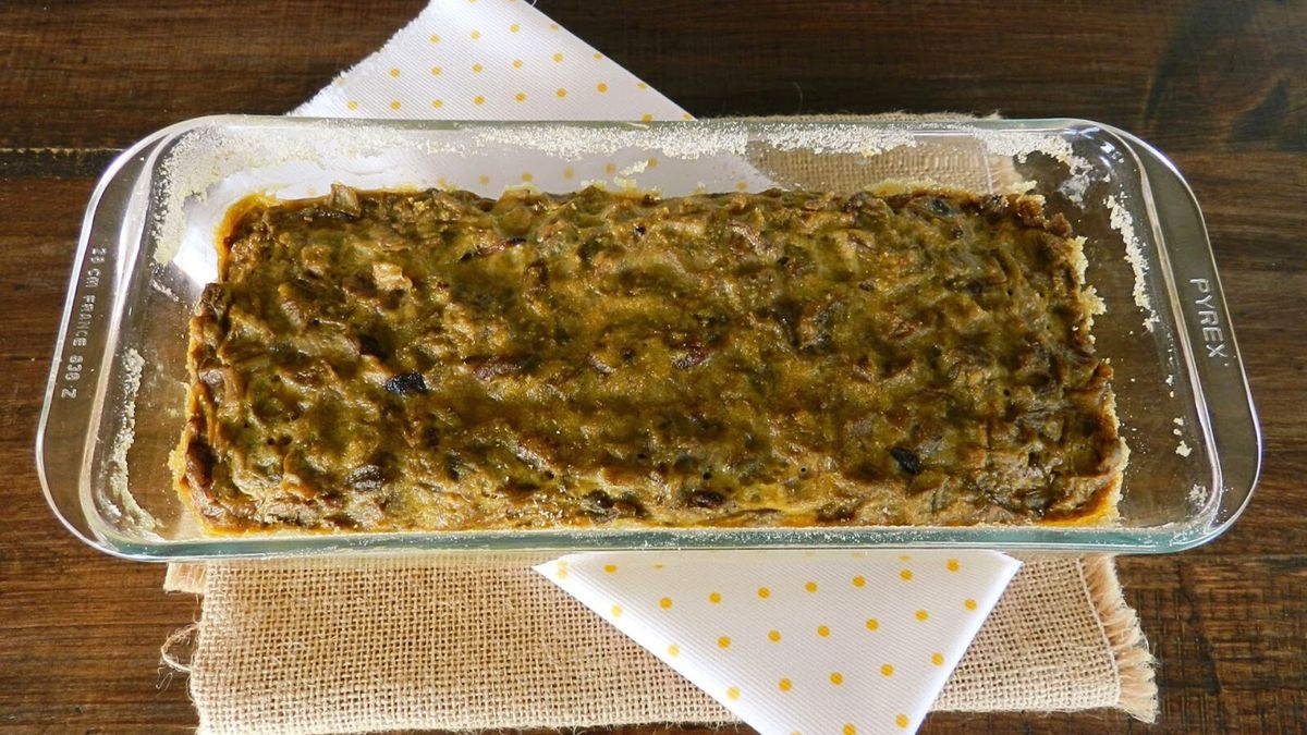 El budín de berenjena está lleno de sabores intensos: lleva cebolla, queso rallado, crema de leche, ajo, huevos y perejil. El budín de berenjena está lleno de sabores intensos: lleva cebolla, queso rallado, crema de leche, ajo, huevos y perejil.