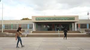 El chico de 14 años fue trasladado desde el Hospital Lencinas al Notti por la herida de bala que tenía en el estómago.