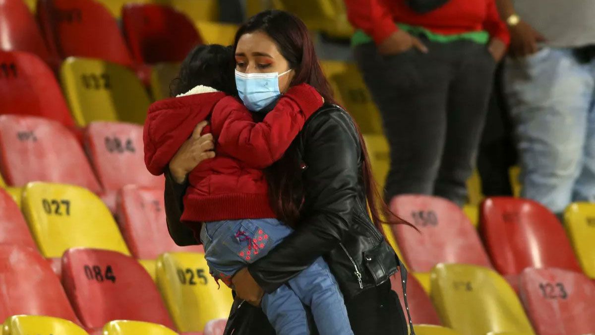 La violencia en el f&uacute;tbol volvi&oacute; con el regreso del p&uacute;blico a los estadios de Colombia.