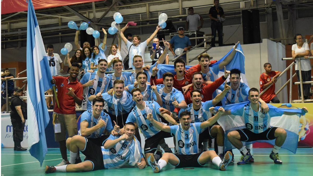 Los juniors de Argentina, en handball, también le ganaron una final a