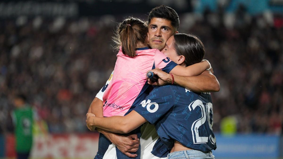 Luciano Abecasis, emotivo tras su despedida como jugador profesional: la palabra del bicampeón con la Lepra
