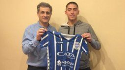 Agustín Álvarez firmó su primer contrato profesional con Godoy Cruz