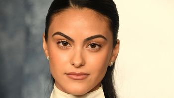 Netflix no te dejará cerrar los ojos con una película que protagoniza Camila Mendes