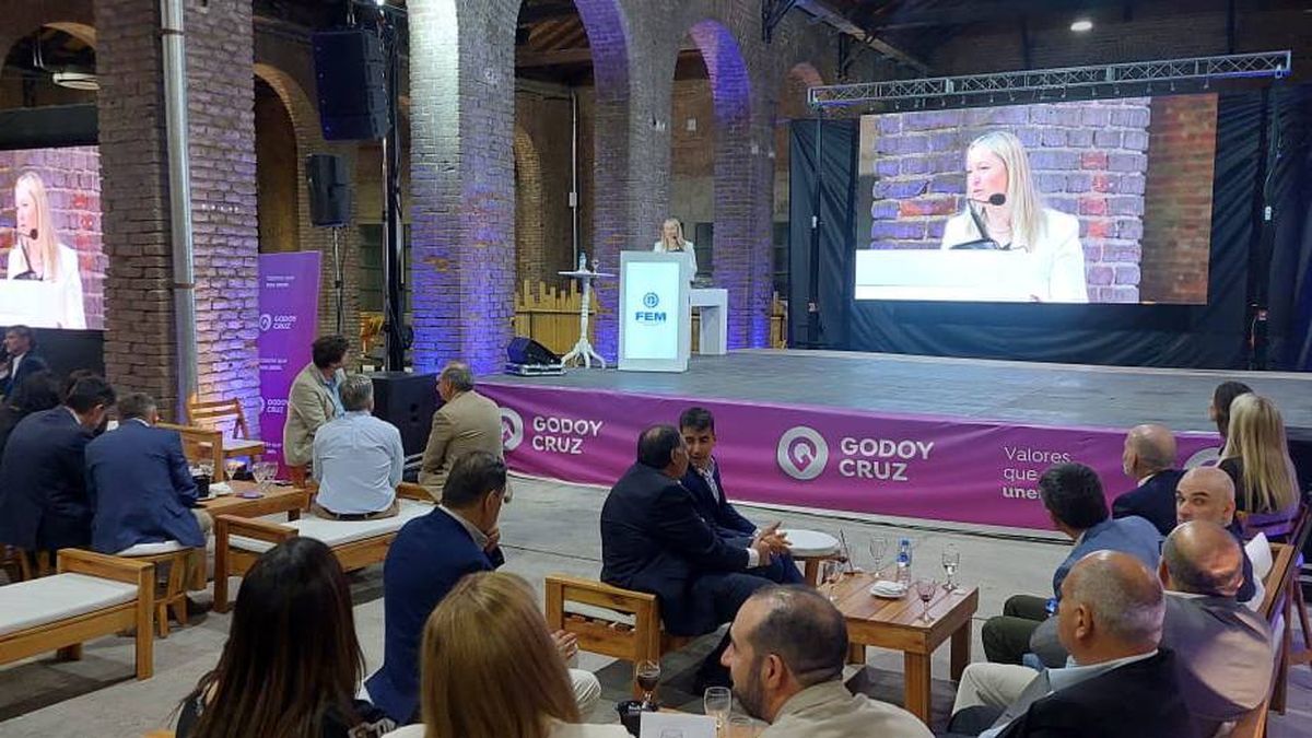 La cena anual de la FEM, a la que asistió también la vicegobernadora Hebe Casado. La cena anual de la FEM, a la que asistió también la vicegobernadora Hebe Casado.