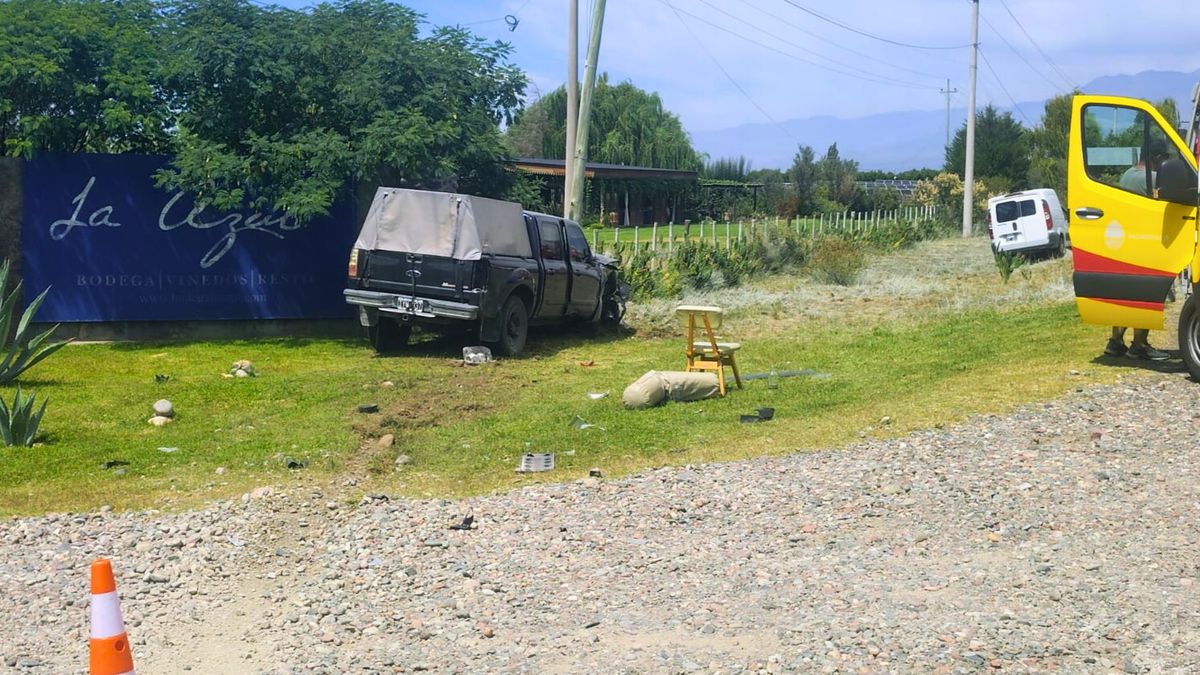 Producto de la violencia del golpe, ambos veh&iacute;culos terminaron sobre la banquina este de la Ruta 89 en Tupungato.