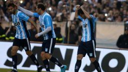 Racing ganó