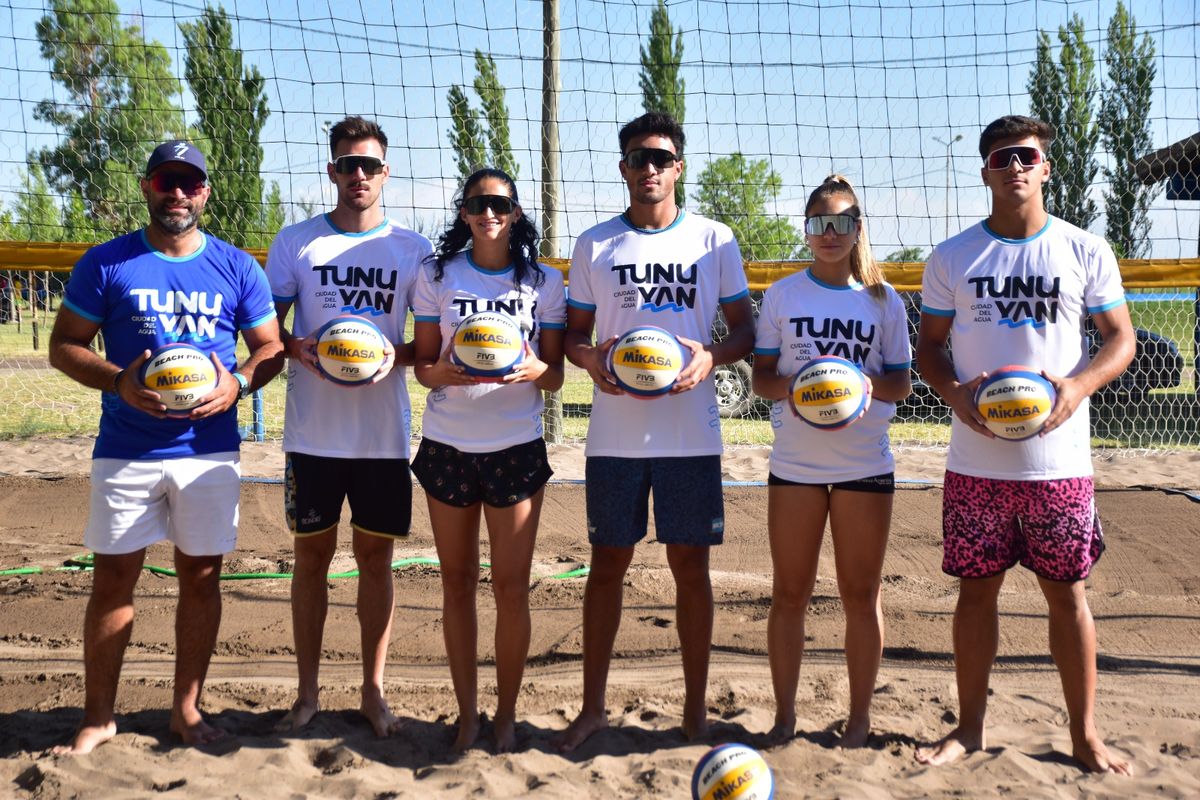Bautista Amieva y Maciel Bueno obtuvieron su tercer título sudamericano en beach vóley. Bautista Amieva y Maciel Bueno obtuvieron su tercer título sudamericano en beach vóley.