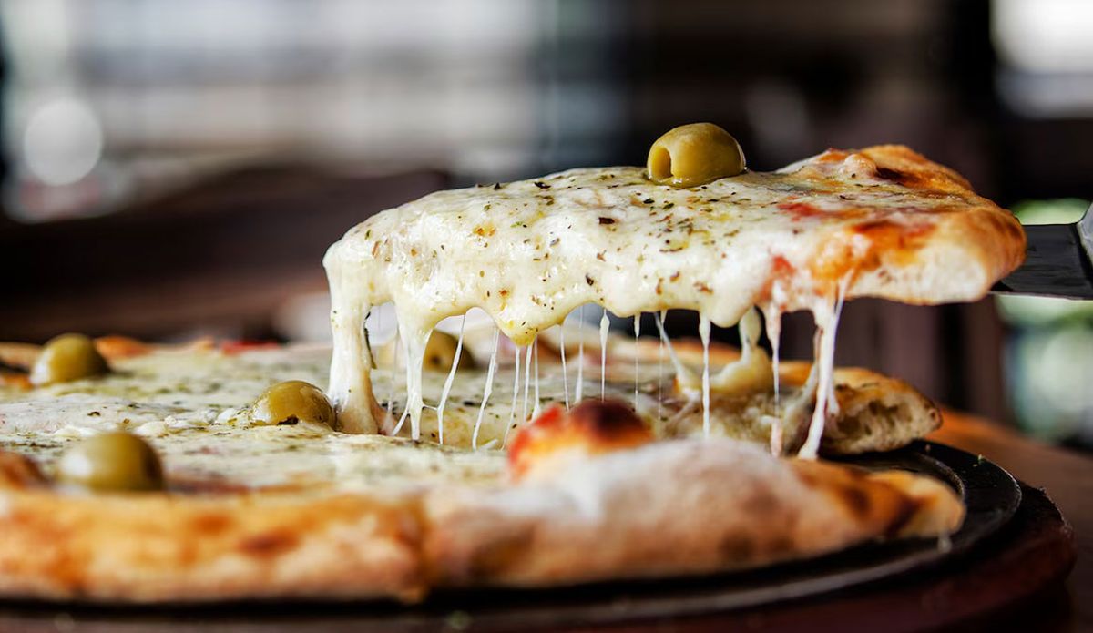 La pizza sale perfecta, ya sea con queso cremoso o mantecoso. La pizza sale perfecta, ya sea con queso cremoso o mantecoso.