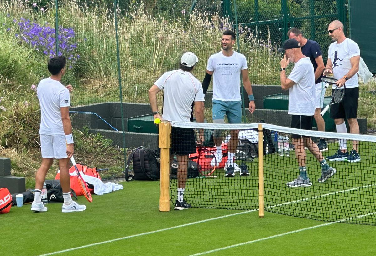 Novak Djokovic y Federico Coria compartieron el entrenamiento en Wimbledon. Novak Djokovic y Federico Coria compartieron el entrenamiento en Wimbledon.