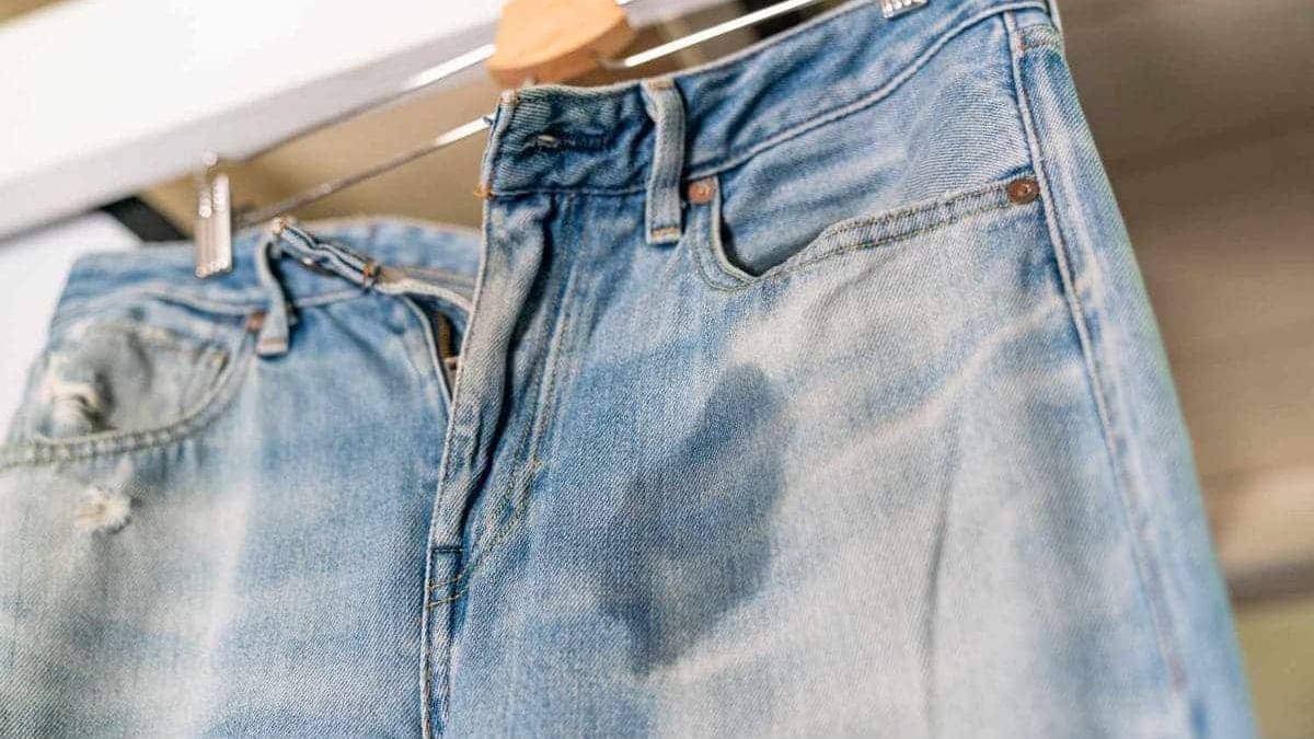 3 trucos caseros que te ayudarán a eliminar las manchas de aceite de la ropa de manera definitiva