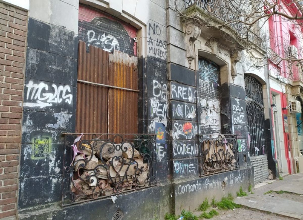La casa donde Ricardo Barreda asesinó a su familia hace 30 años se encontraba en estado de abandono