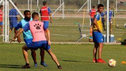 El Negro Gómez cambia de esquema para enfrentar a Racing