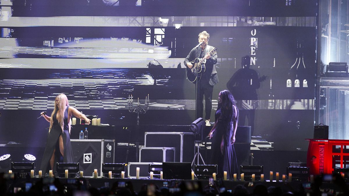 Ricardo Arjona presentó por primera vez los temas de su álbum