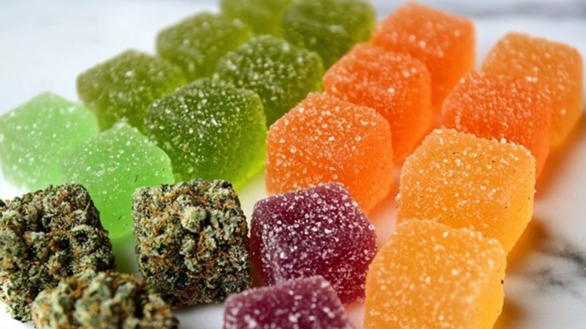 Una maestra de secundaria dejó gomitas de marihuana al alcance de los alumnos, que las consumieron creyendo que era una golosina. Una maestra de secundaria dejó gomitas de marihuana al alcance de los alumnos, que las consumieron creyendo que era una golosina.