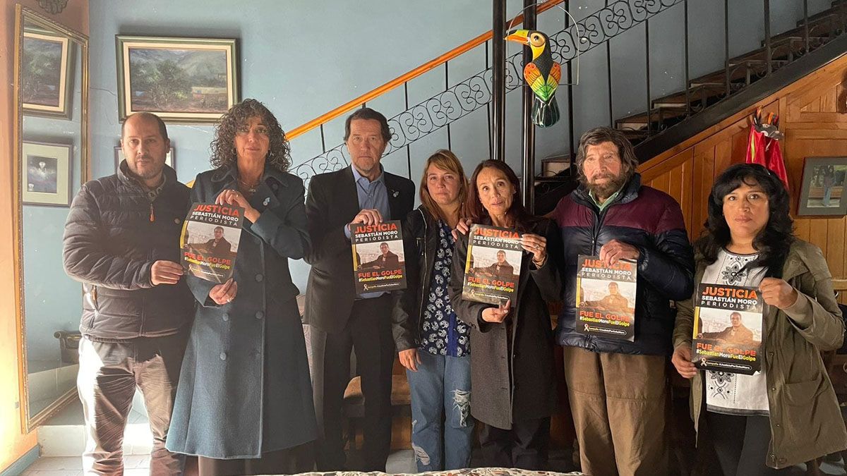 La familia de Moro en Bolivia acompañada por la Secretaría de Derechos Humanos de la Nación y amigos de Sebastián Moro.
