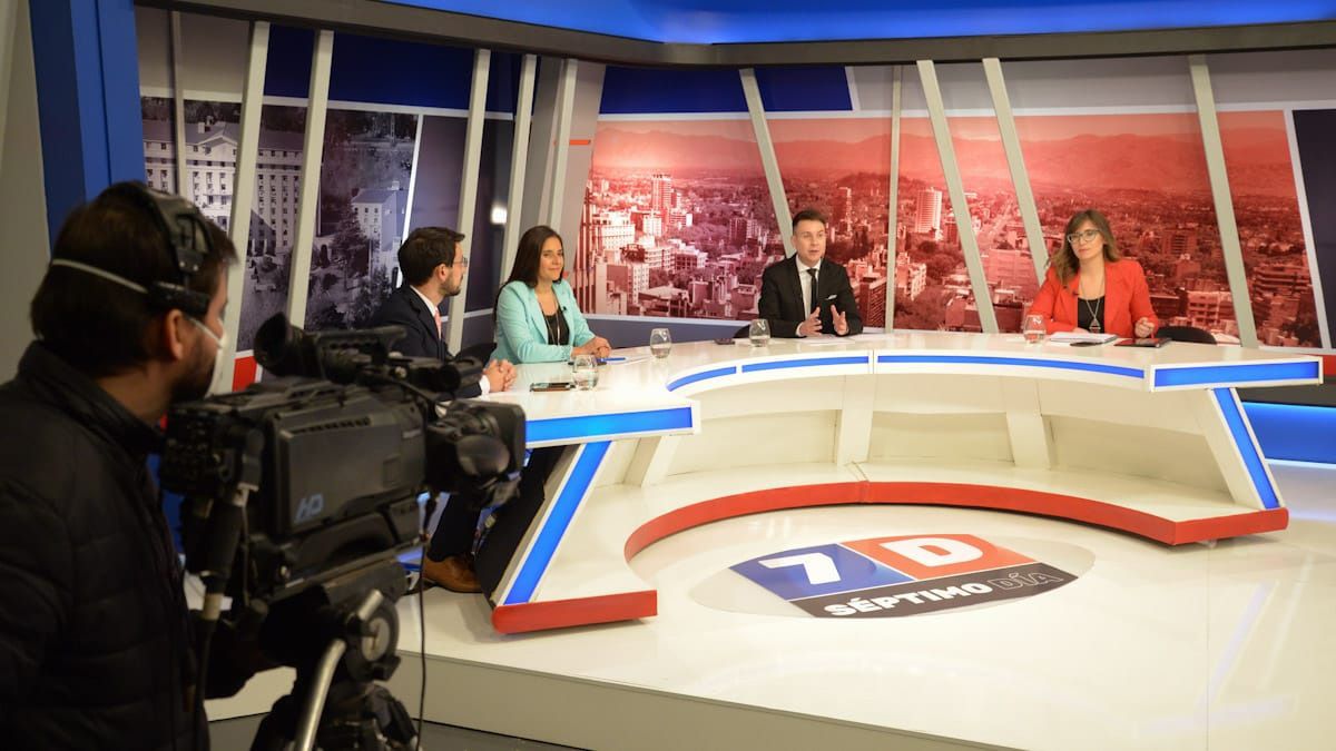El equipo de 7D en la entrevista a Rodolfo Suarez.