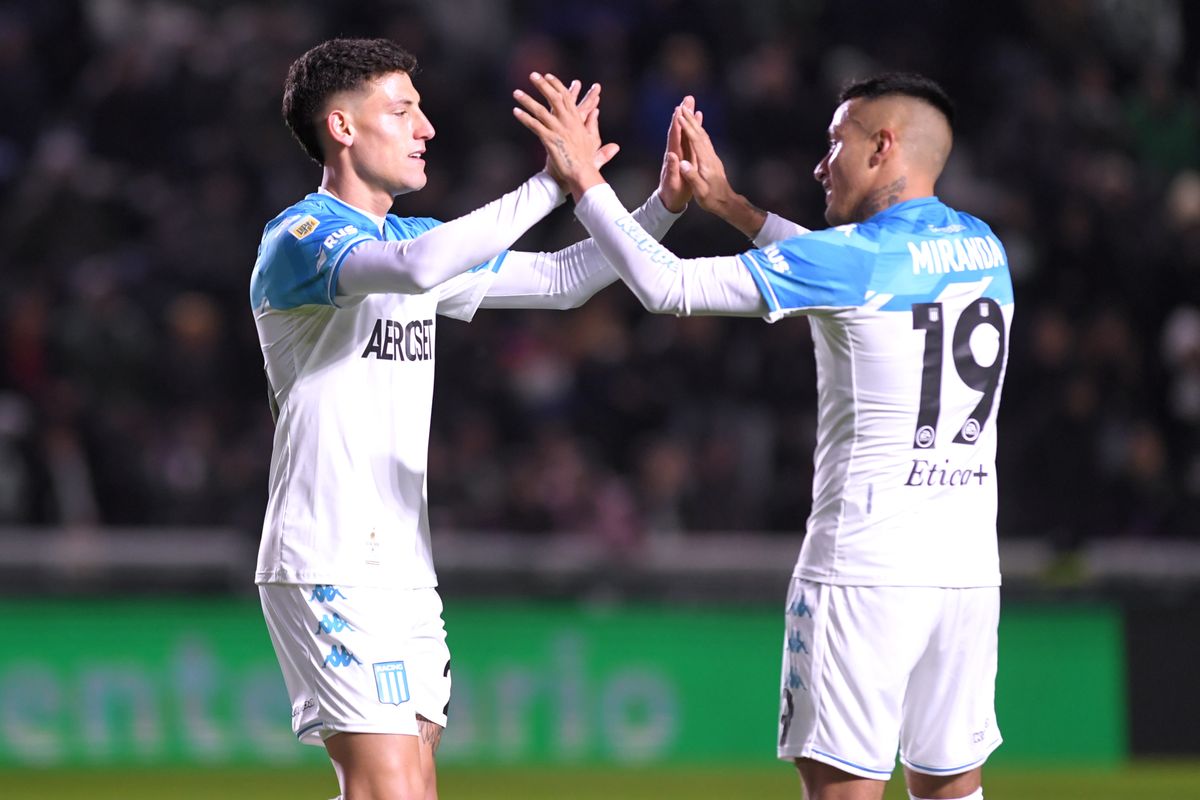 Racing ganó y comparte el cuarto puesto