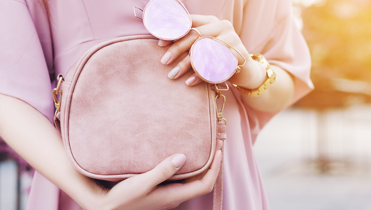 Toma nota de los accesorios atemporales que le dan el toque final a cualquier look.