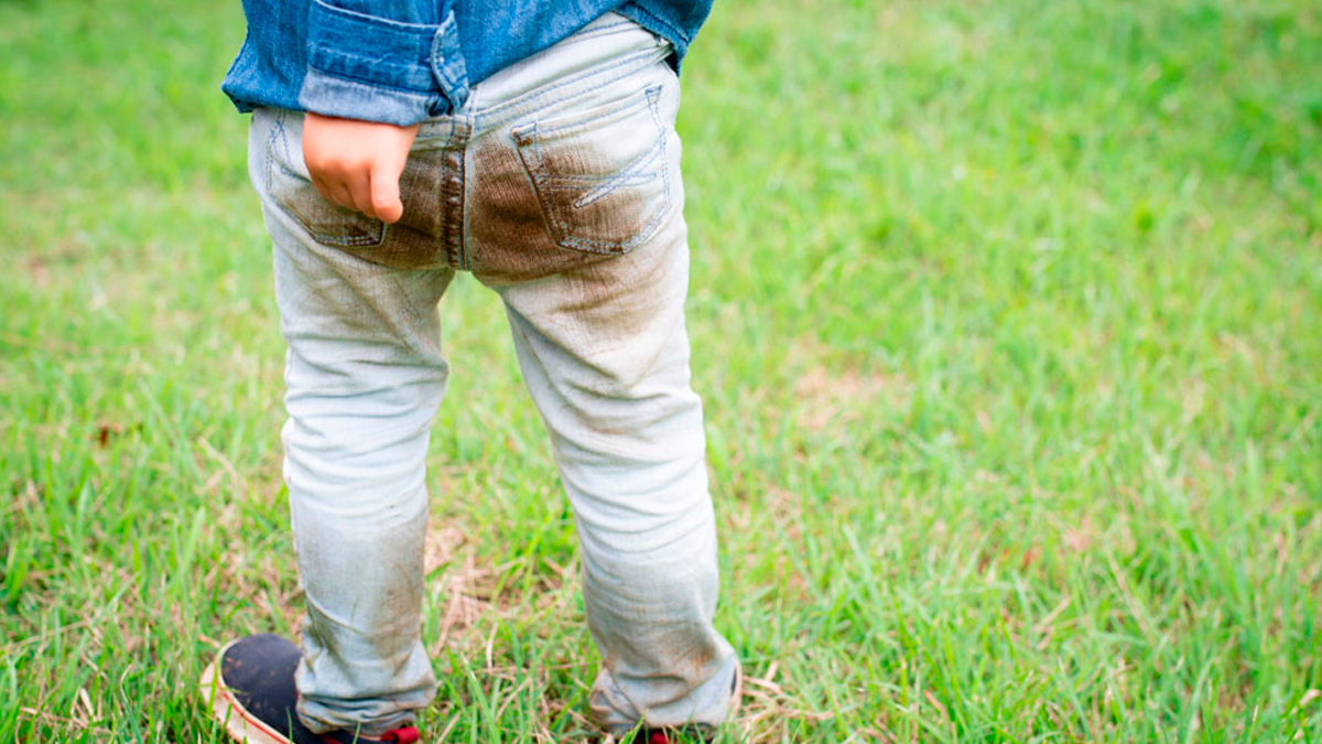 Los remedios caseros más eficientes requieren detergente para eliminar las manchas.