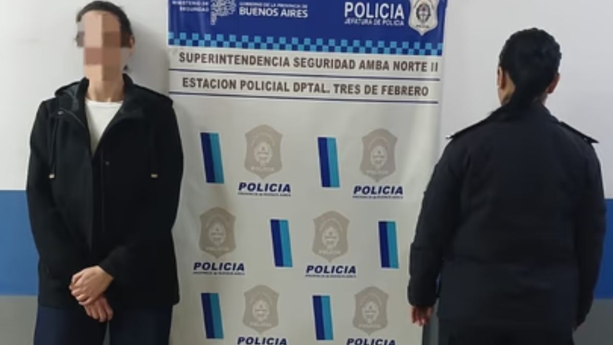 Uno de los policías que fue detenido.