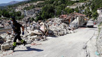 Italia celebrará este martes un funeral de Estado en Amatrice tras las críticas