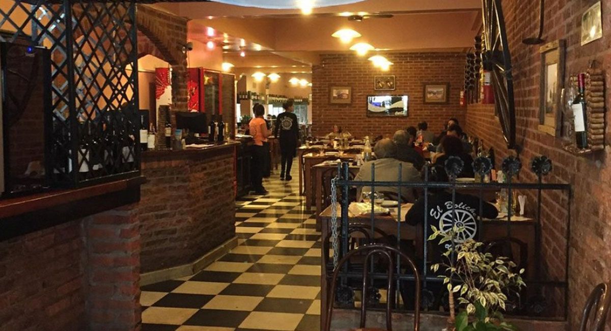 "El Boliche de Darío" tiene sucursales en Caballito, en Floresta y en el barrio de Haedo, en la zona Oeste. "El Boliche de Darío" tiene sucursales en Caballito, en Floresta y en el barrio de Haedo, en la zona Oeste.