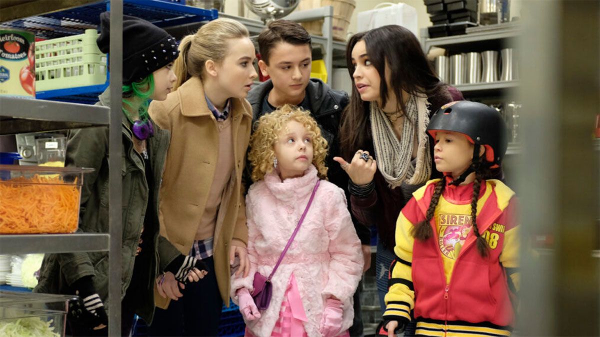 La película "Una aventura de niñeras" se estrenó el 17 de junio de 2016 y la pequeña Mallory James Mahoney interpretó a Katy Cooper. La película "Una aventura de niñeras" se estrenó el 17 de junio de 2016 y la pequeña Mallory James Mahoney interpretó a Katy Cooper.