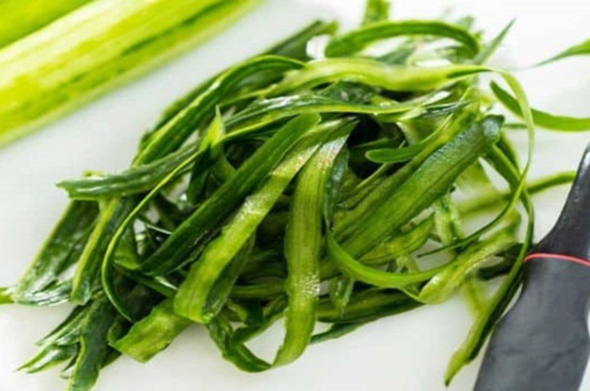 El olor de la cáscara de pepino repugna por completo a las cucarachas El olor de la cáscara de pepino repugna por completo a las cucarachas