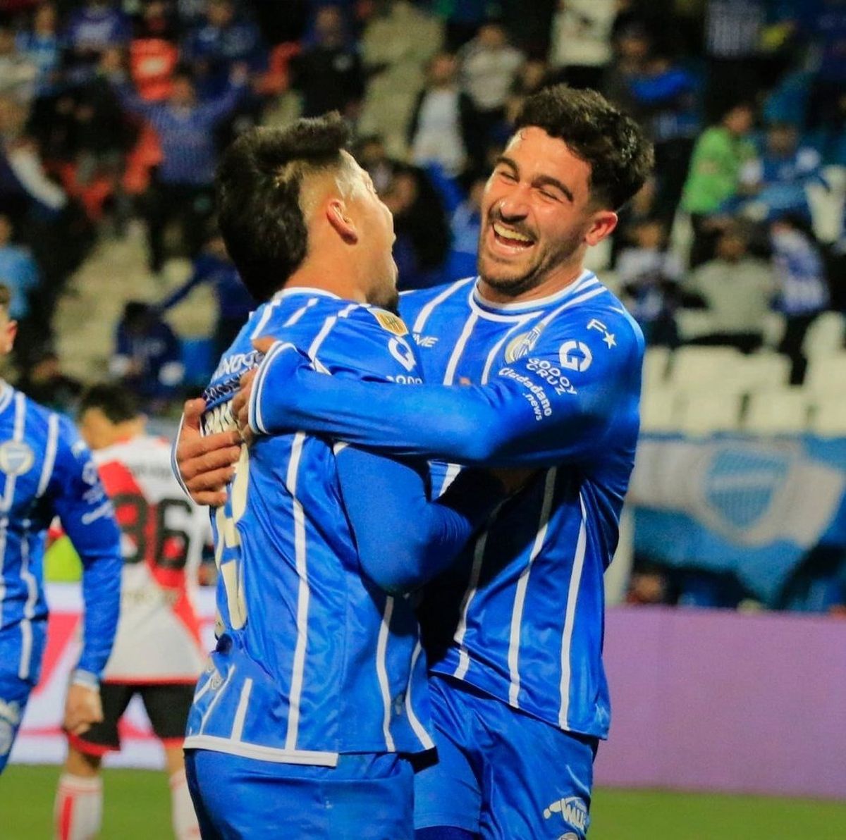 Vicente Poggi fue el autor de los dos goles de Godoy Cruz a River.&nbsp; Foto: Martín Pravata/UNO.