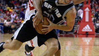 Manu metió 12 puntos en un nuevo triunfo de los Spurs