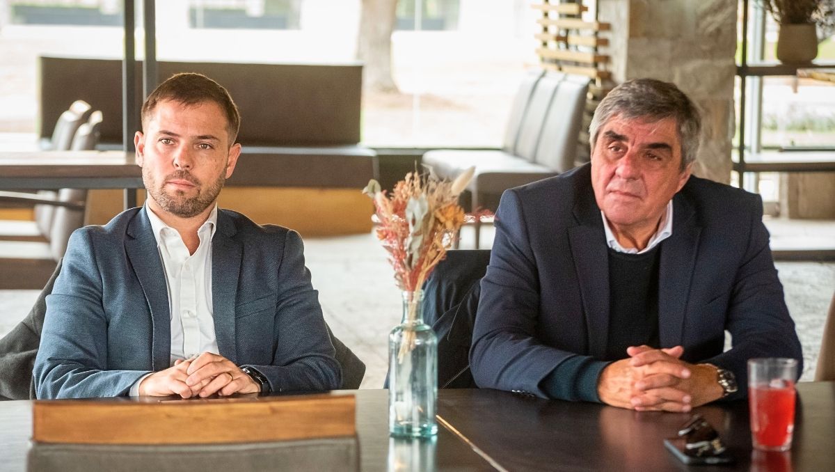 El director de Minería Jerónimo Shantal y el presidente de CAEM Roberto Cacciola en el encuentro Mines & Wines, en Mendoza. El director de Minería Jerónimo Shantal y el presidente de CAEM Roberto Cacciola en el encuentro Mines & Wines, en Mendoza.