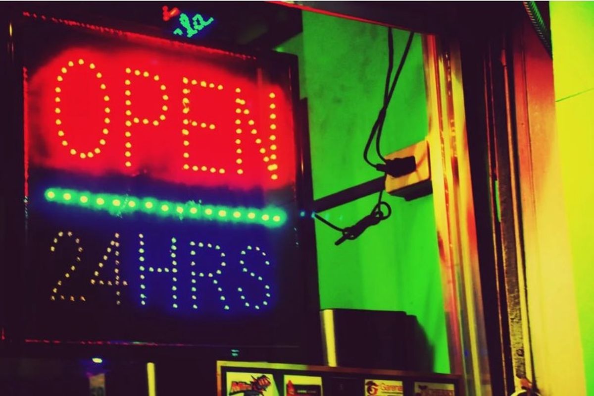 Algunas personas funcionan como un fast food afectivo abierto 24 horas. La solución es cerrar la cocina a tiempo.&nbsp;