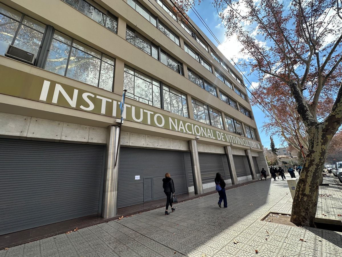 El INV estuvo cerrado por duelo por la muerte de un empleado tras una asamblea con las autoridades.