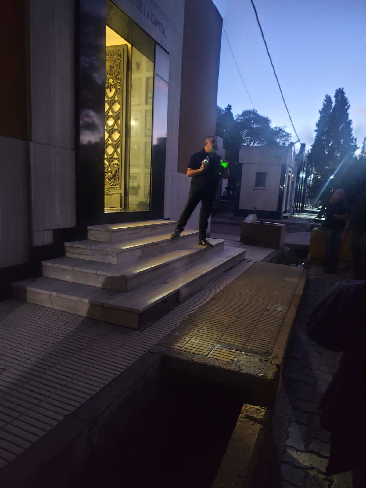 La visita al Cementerio de Capital es un planazo. La visita al Cementerio de Capital es un planazo.