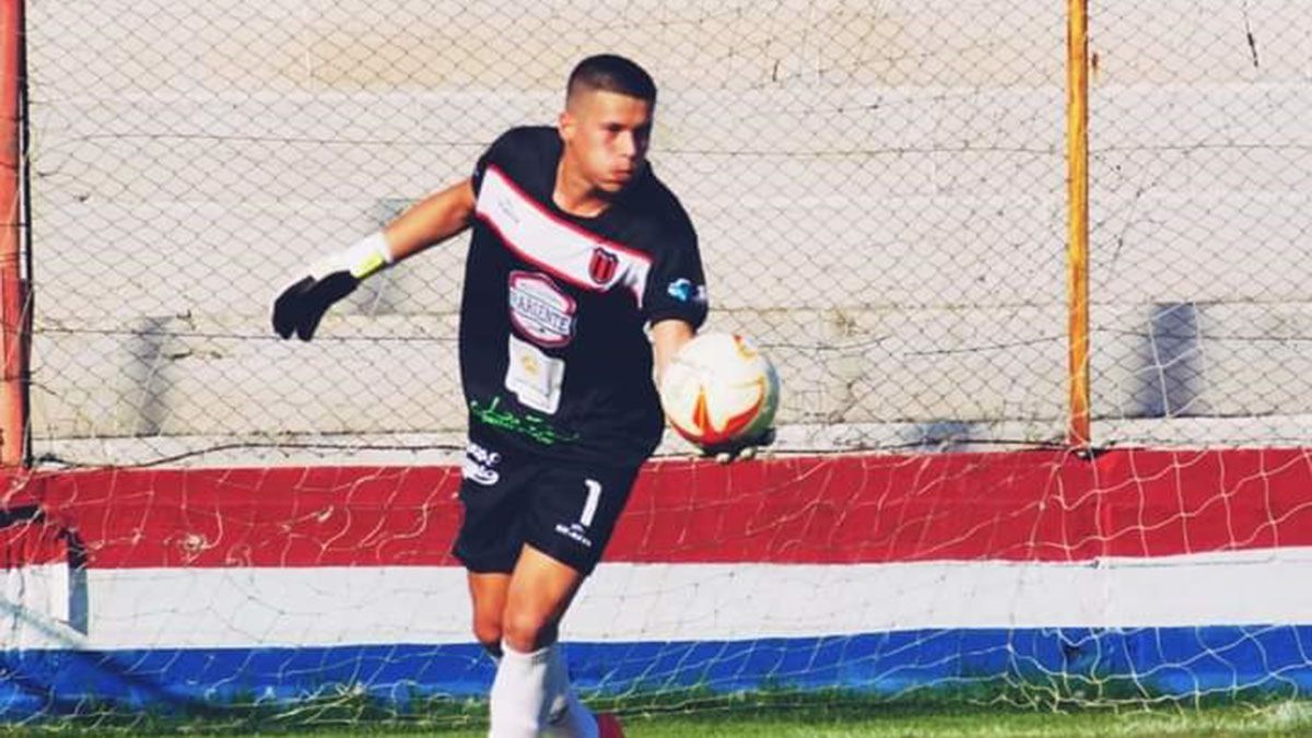 Fito Romero es otro de los juveniles que firmó su primer contrato en Huracán.