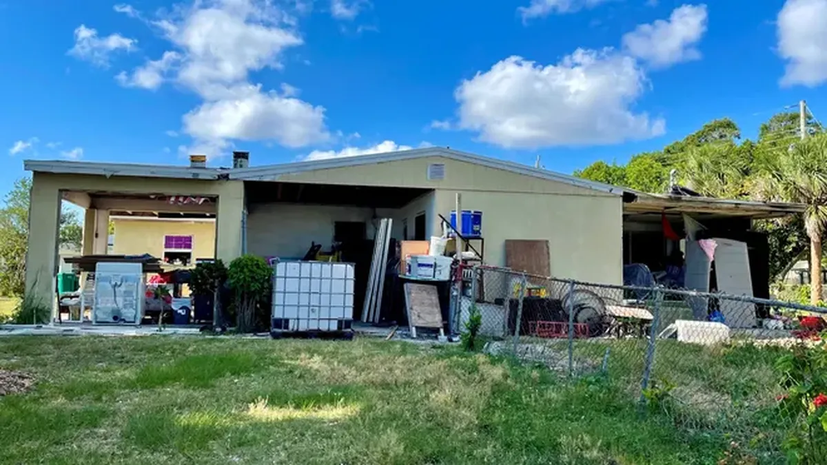 Si tienes tu casa abandonada, puedes perderla. Si tienes tu casa abandonada, puedes perderla.