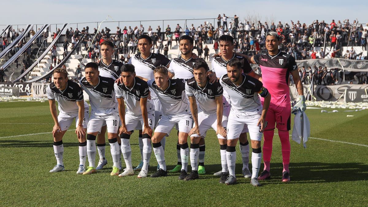 El Lobo buscará ganarle a Almirante Brown en el estadio Víctor Legrotaglie. El Lobo buscará ganarle a Almirante Brown en el estadio Víctor Legrotaglie.