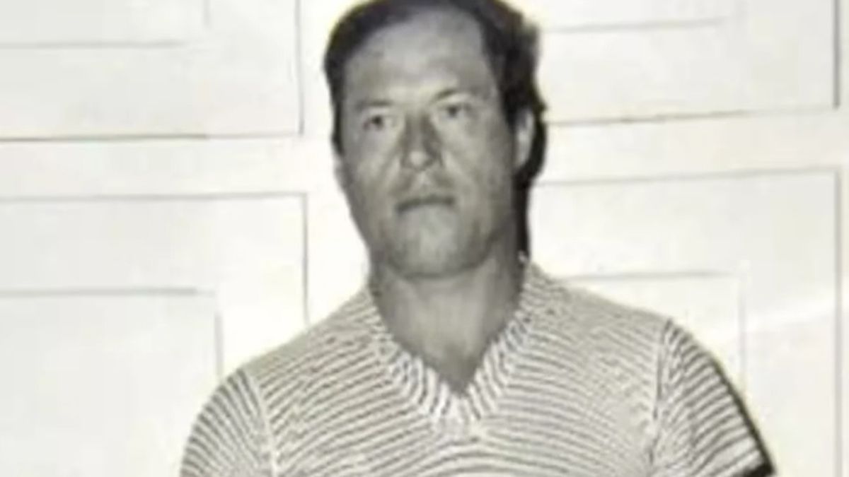 Léopold Dion fue un asesino serial de Canadá que violó a 21 niños y mató a cuatro de ellos. Murió apuñalado en prisión.