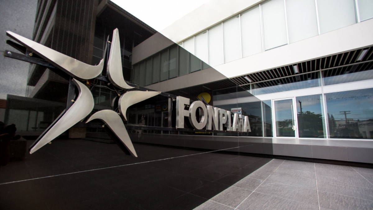 Fonplata es un banco de desarrollo regional que otorga subsidios como forma de financiamiento de proyectos de los gobiernos Fonplata es un banco de desarrollo regional que otorga subsidios como forma de financiamiento de proyectos de los gobiernos