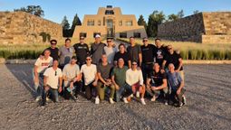 Alejandro Vigil, Manu Ginóbili y el resto de los jugadores de la Generación Dorada, visitaron bodegas en su paseo por Mendoza.&nbsp;