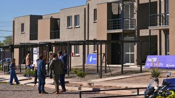 El IPV intimó a 19 familias por deudas millonarias y corren el riesgo de perder la vivienda El IPV intimó a 19 familias por deudas millonarias y corren el riesgo de perder la vivienda