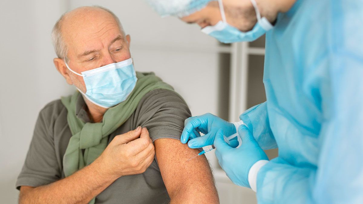 En todas las farmacias de la Red PAMI ya se aplica la vacuna antigripal