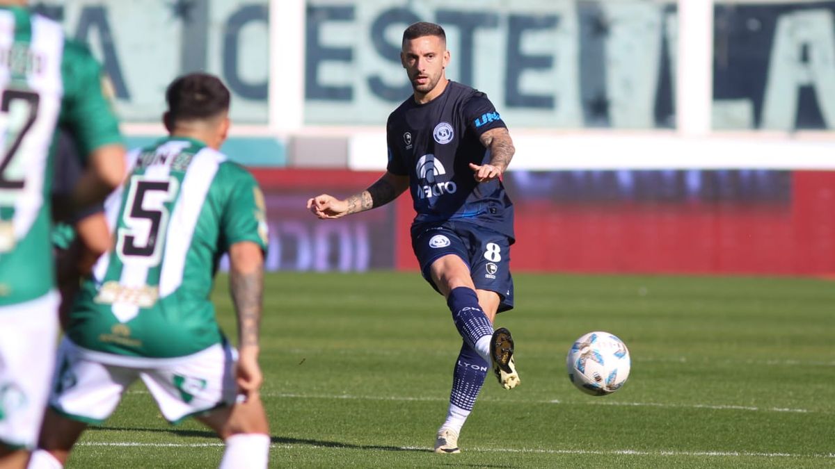 Ezequiel Ham fue titular en Independiente Rivadavia en la derrota ante Banfield. Ezequiel Ham fue titular en Independiente Rivadavia en la derrota ante Banfield.