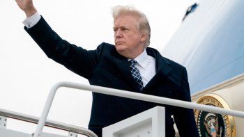 Tildan a Donald Trump de racista por hablar de 